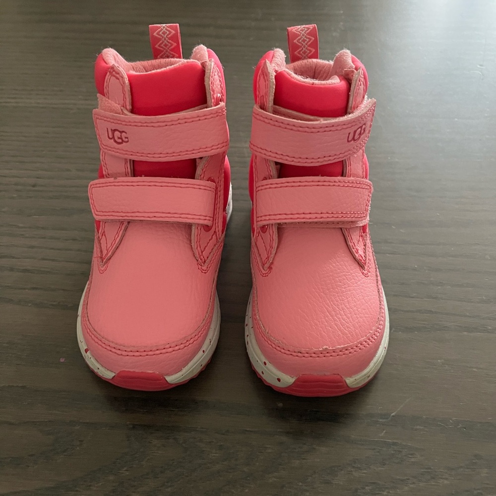 UGG kids Dannie Weather Boot (Toddler) - Picture 2 of 7